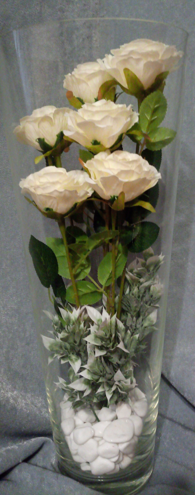 Фото - Цветы в вазе с подсветкой на солнечных батареях